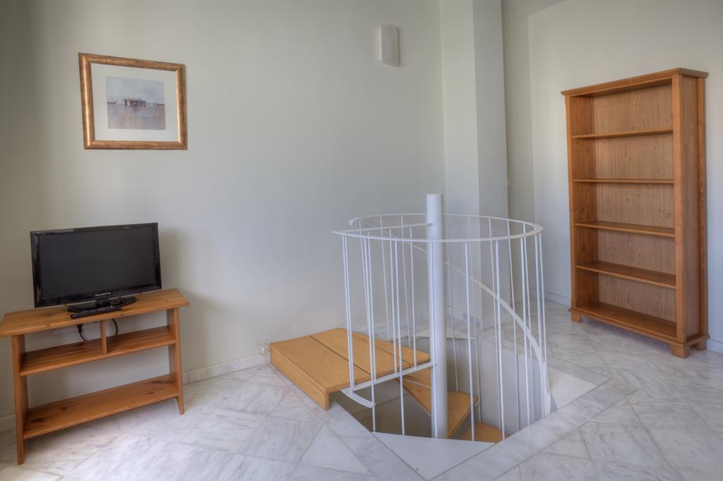 Reservaloen Mariano De Cavia Sevilla Cameră foto